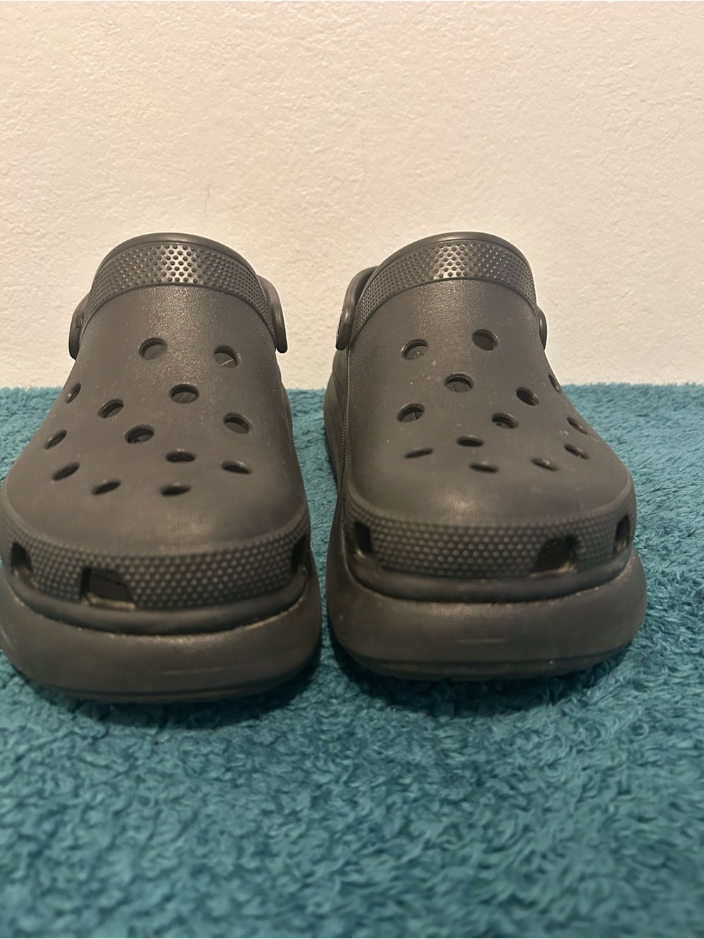 Crocs Classic Crush Black Platform Clogs Sandals Women’s Size 10 Men’s 8